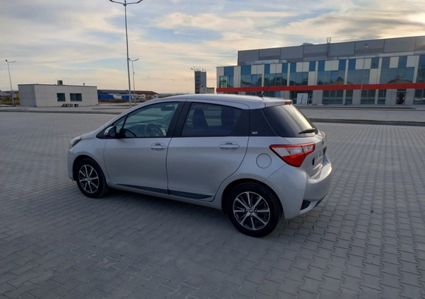 Toyota Yaris cena 56000 przebieg: 67000, rok produkcji 2019 z Niepołomice małe 326